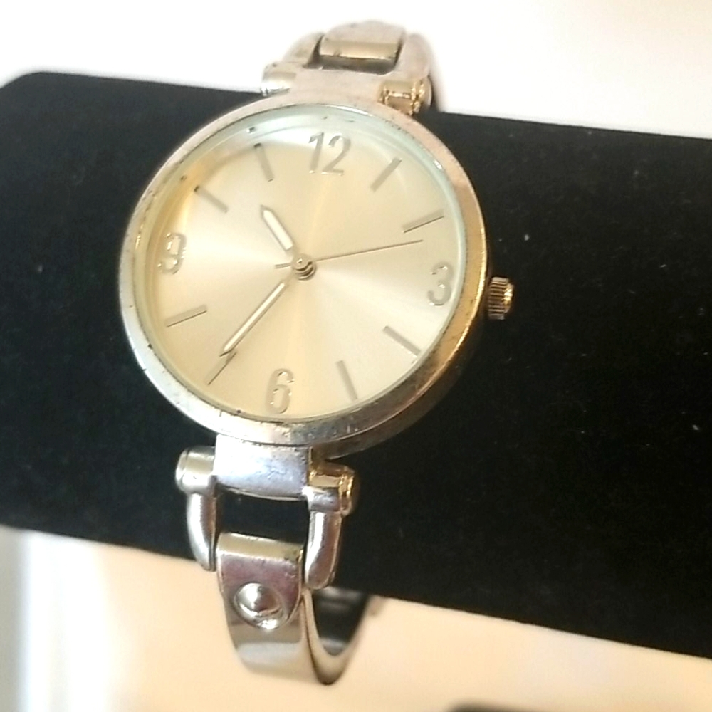 Silver Ladies Watch With Silver Face